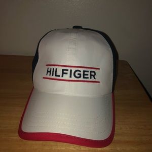 Tommy Hilfiger hat